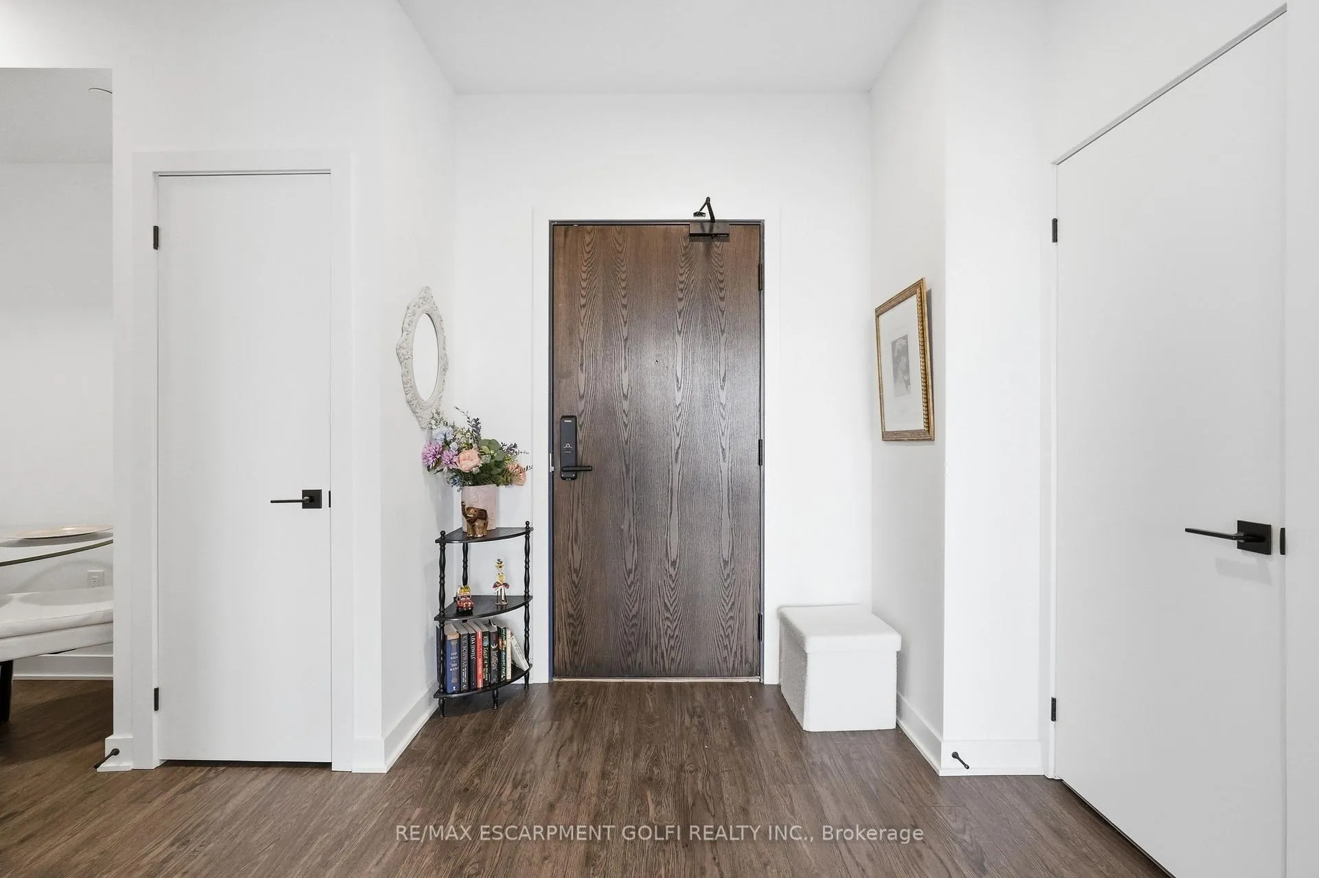 Photo 6 of Unit 513, 2782 Barton Street E, Hamilton, Riverdale — HOMEH
