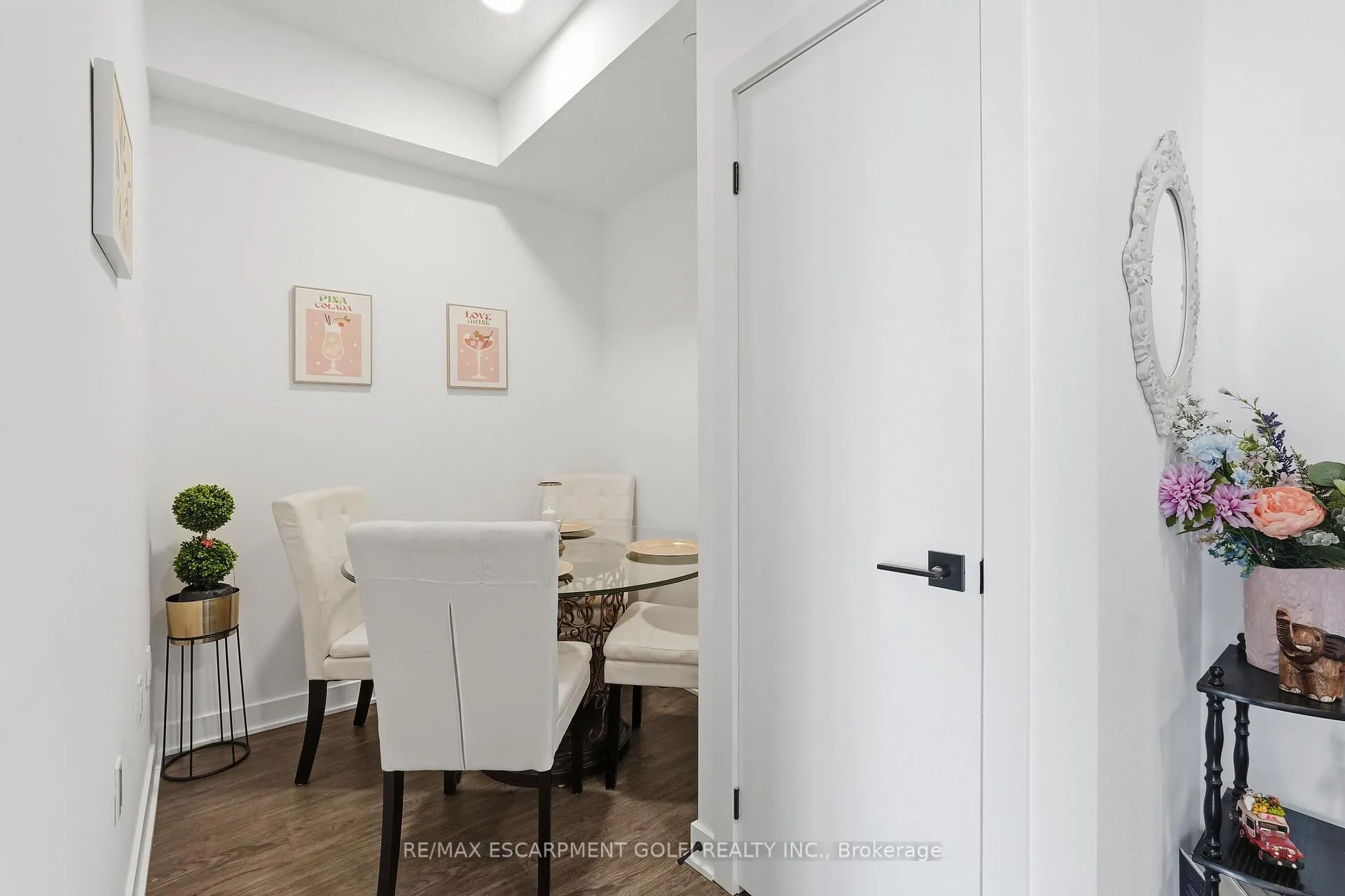 Photo 8 of Unit 513, 2782 Barton Street E, Hamilton, Riverdale — HOMEH