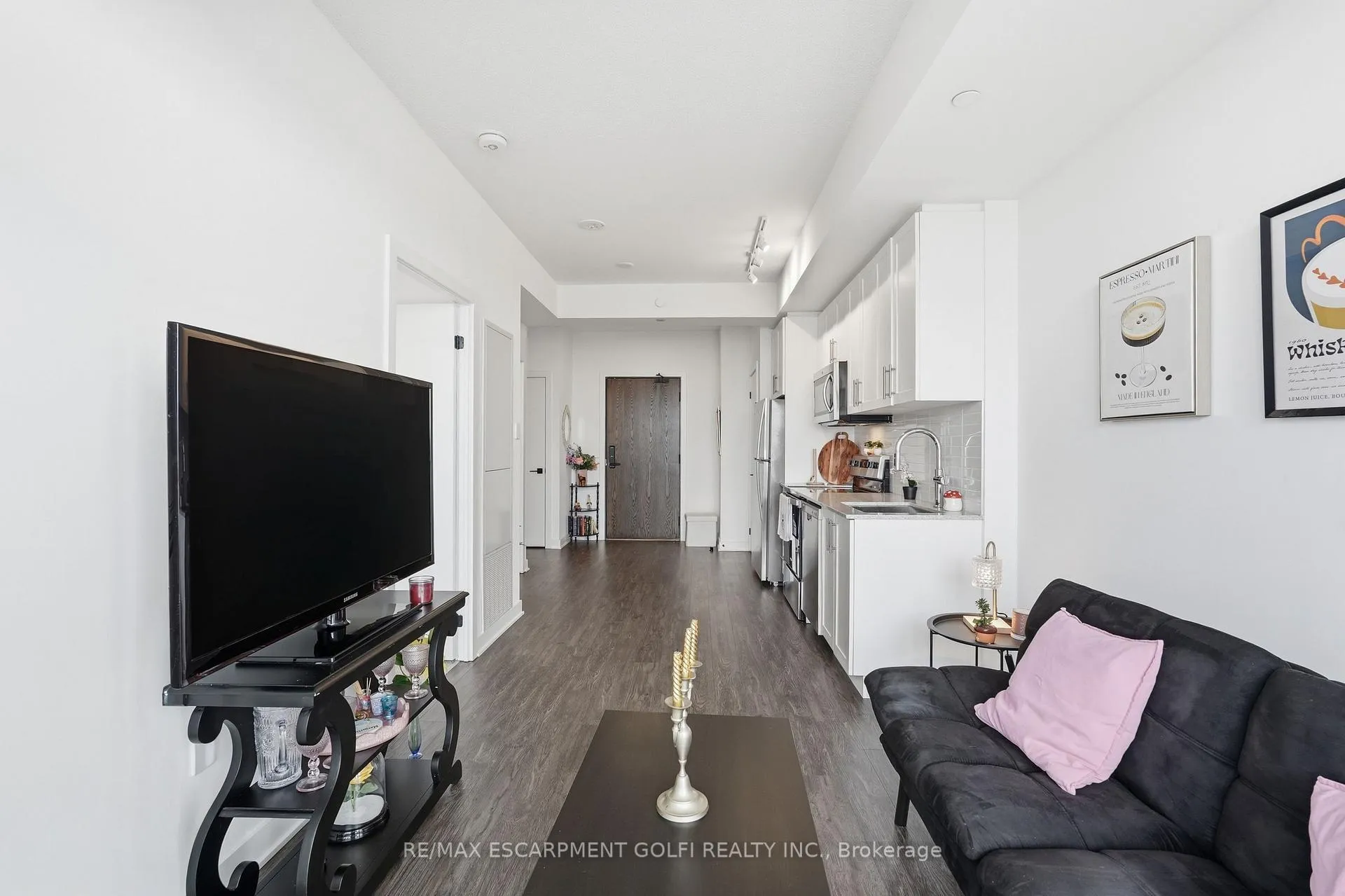 Photo 15 of Unit 513, 2782 Barton Street E, Hamilton, Riverdale — HOMEH