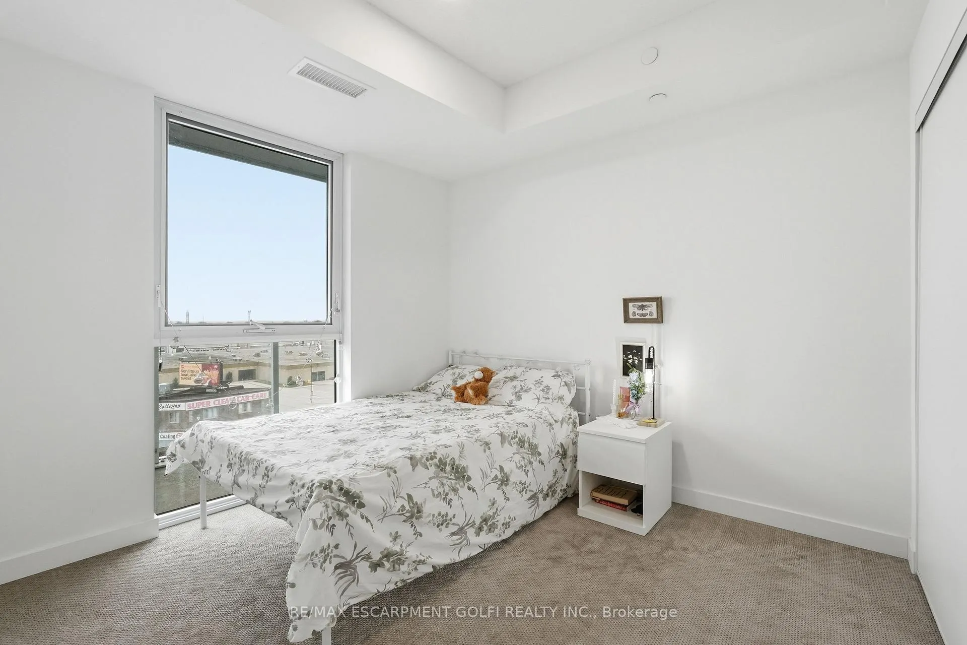 Photo 17 of Unit 513, 2782 Barton Street E, Hamilton, Riverdale — HOMEH
