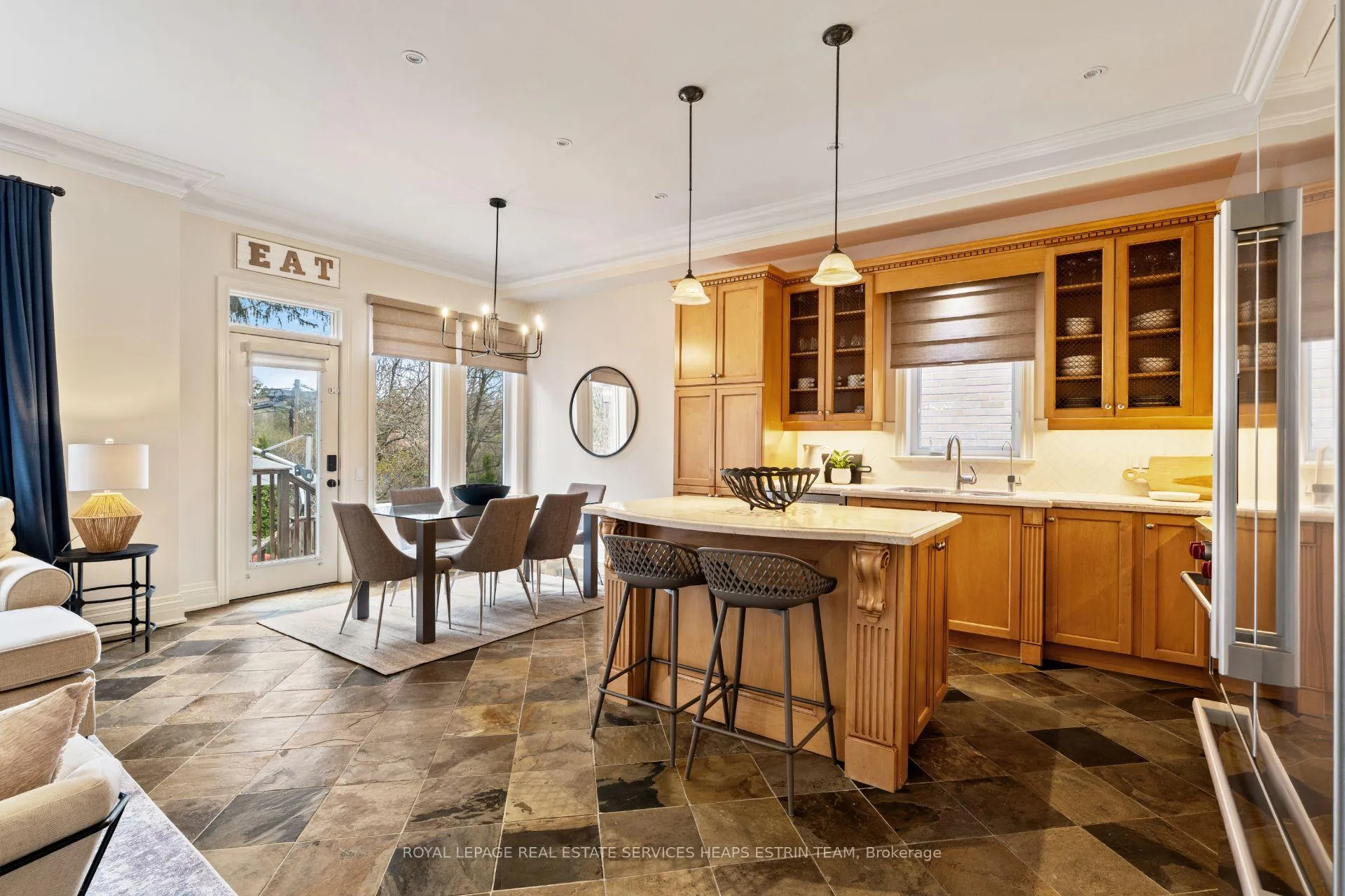 Photo 10 of 343 Laird Drive, Toronto, Leaside — HOMEH