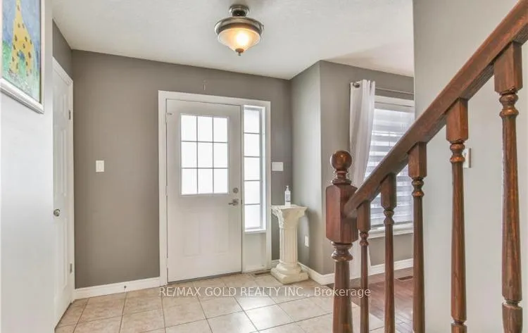Photo 4 of 65 Woodhatch Crescent, Ingersoll, Ingersoll - North — HOMEH