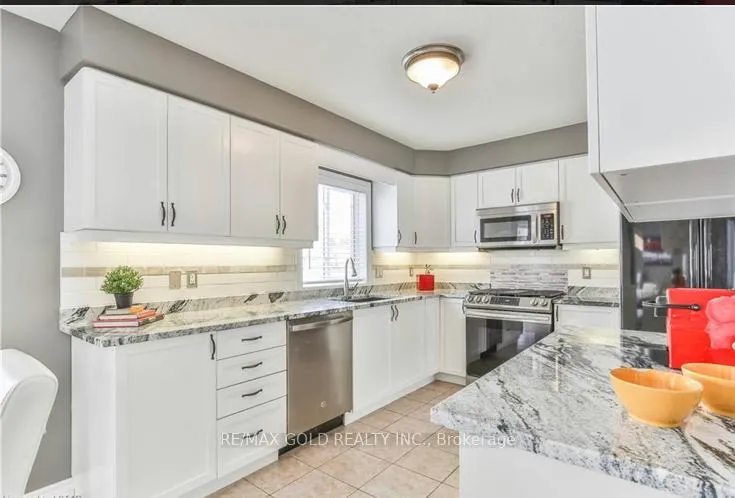 Photo 7 of 65 Woodhatch Crescent, Ingersoll, Ingersoll - North — HOMEH