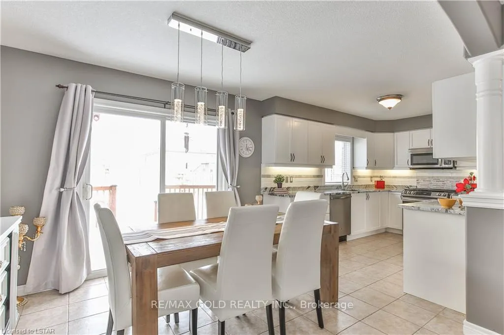 Photo 9 of 65 Woodhatch Crescent, Ingersoll, Ingersoll - North — HOMEH