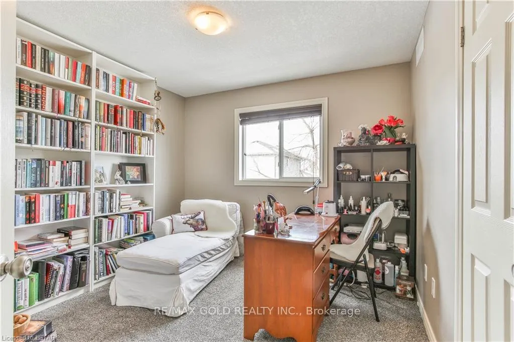 Photo 12 of 65 Woodhatch Crescent, Ingersoll, Ingersoll - North — HOMEH