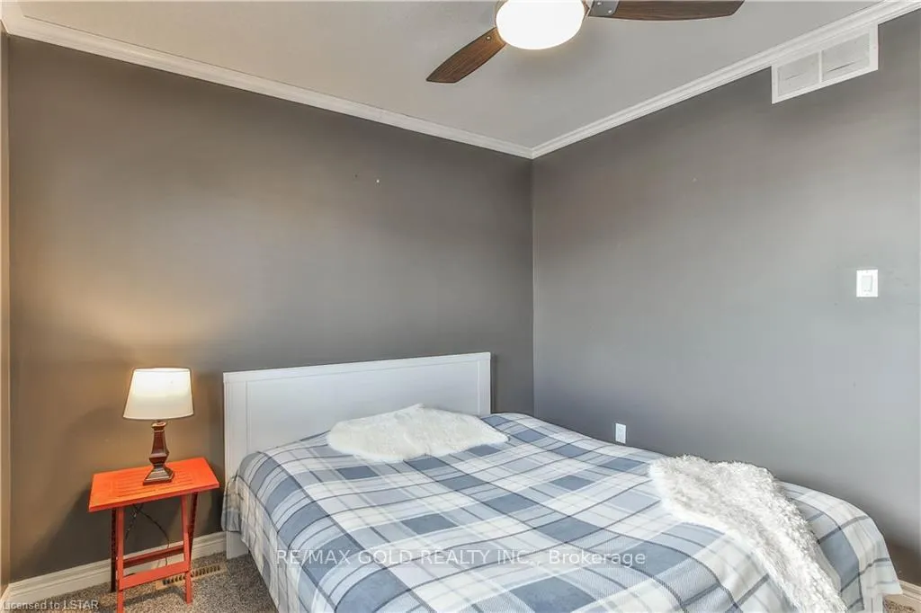 Photo 13 of 65 Woodhatch Crescent, Ingersoll, Ingersoll - North — HOMEH