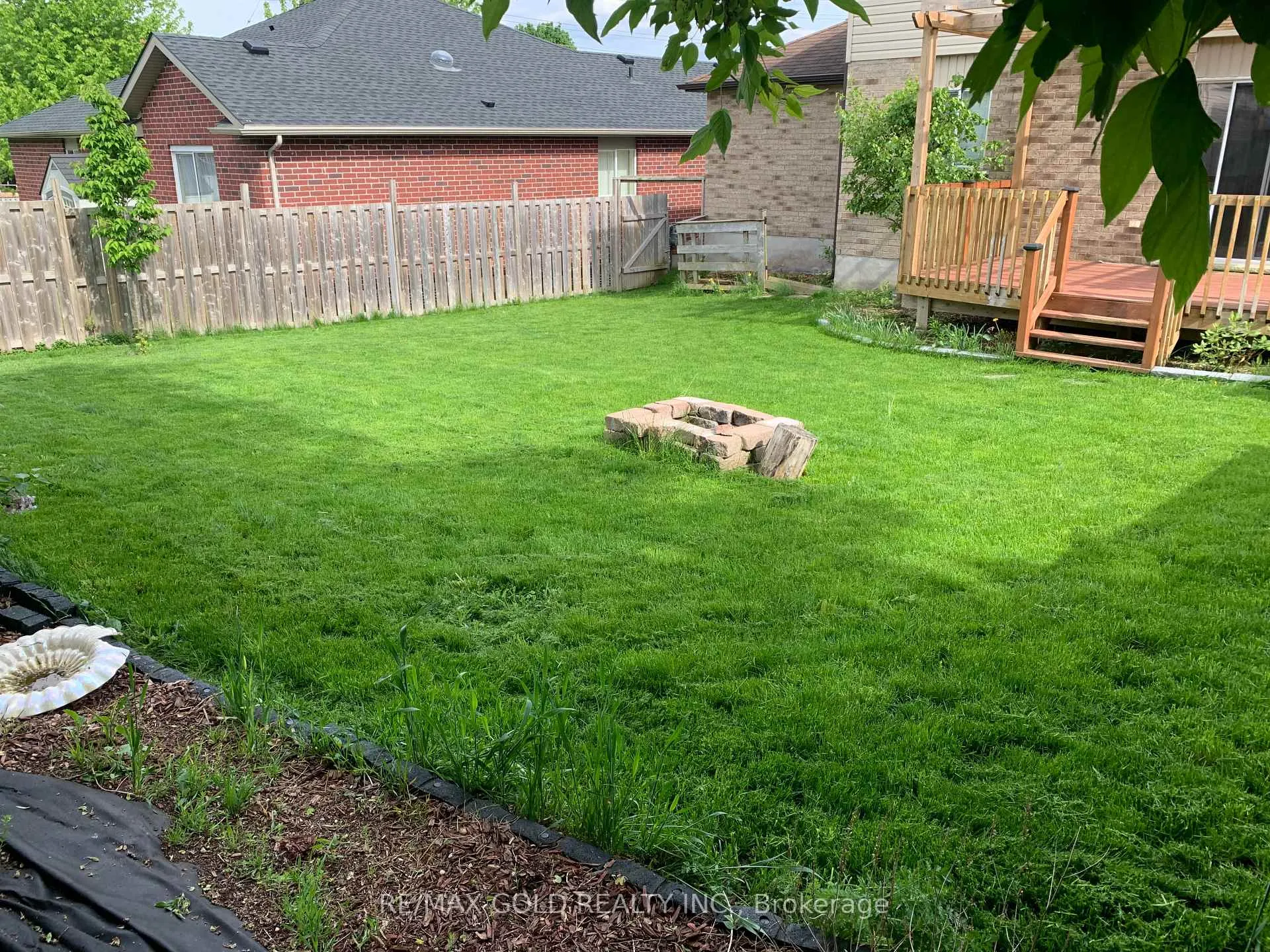 Photo 17 of 65 Woodhatch Crescent, Ingersoll, Ingersoll - North — HOMEH