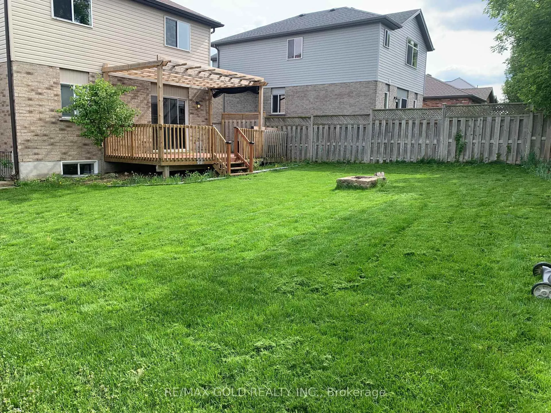 Photo 18 of 65 Woodhatch Crescent, Ingersoll, Ingersoll - North — HOMEH