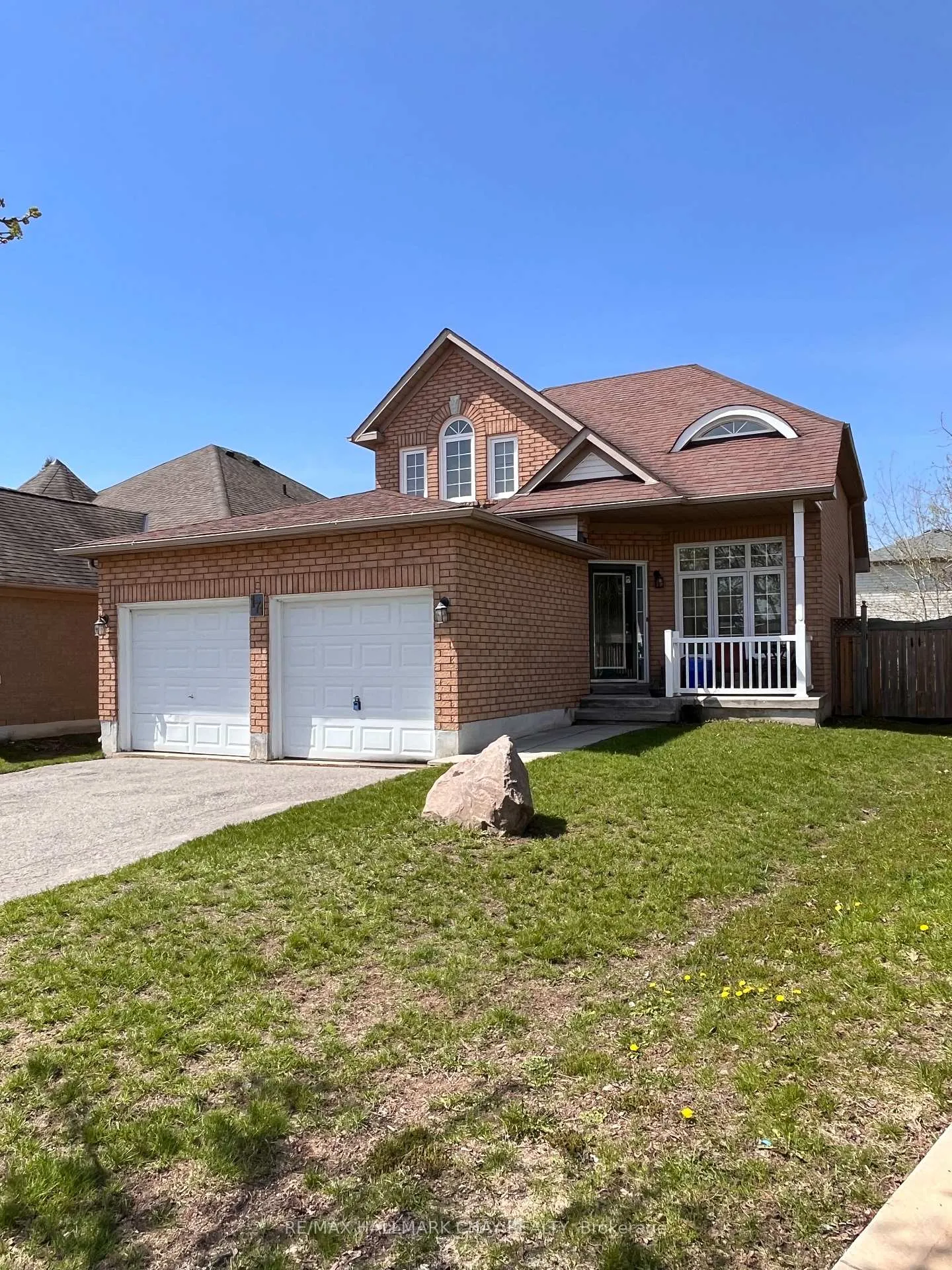 Photo 2 of 171 Wessenger Drive, Barrie, Holly — HOMEH