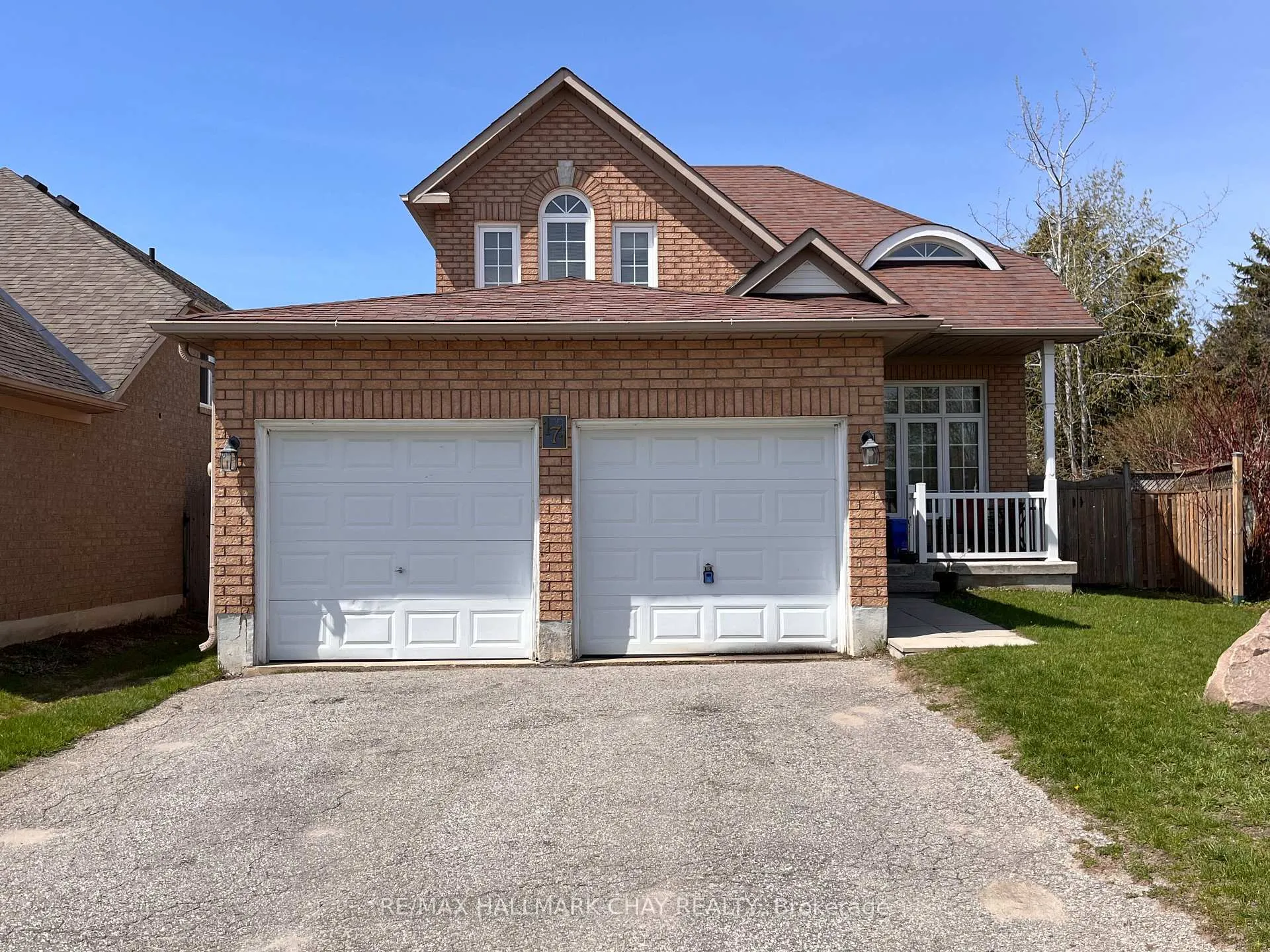 Photo 3 of 171 Wessenger Drive, Barrie, Holly — HOMEH