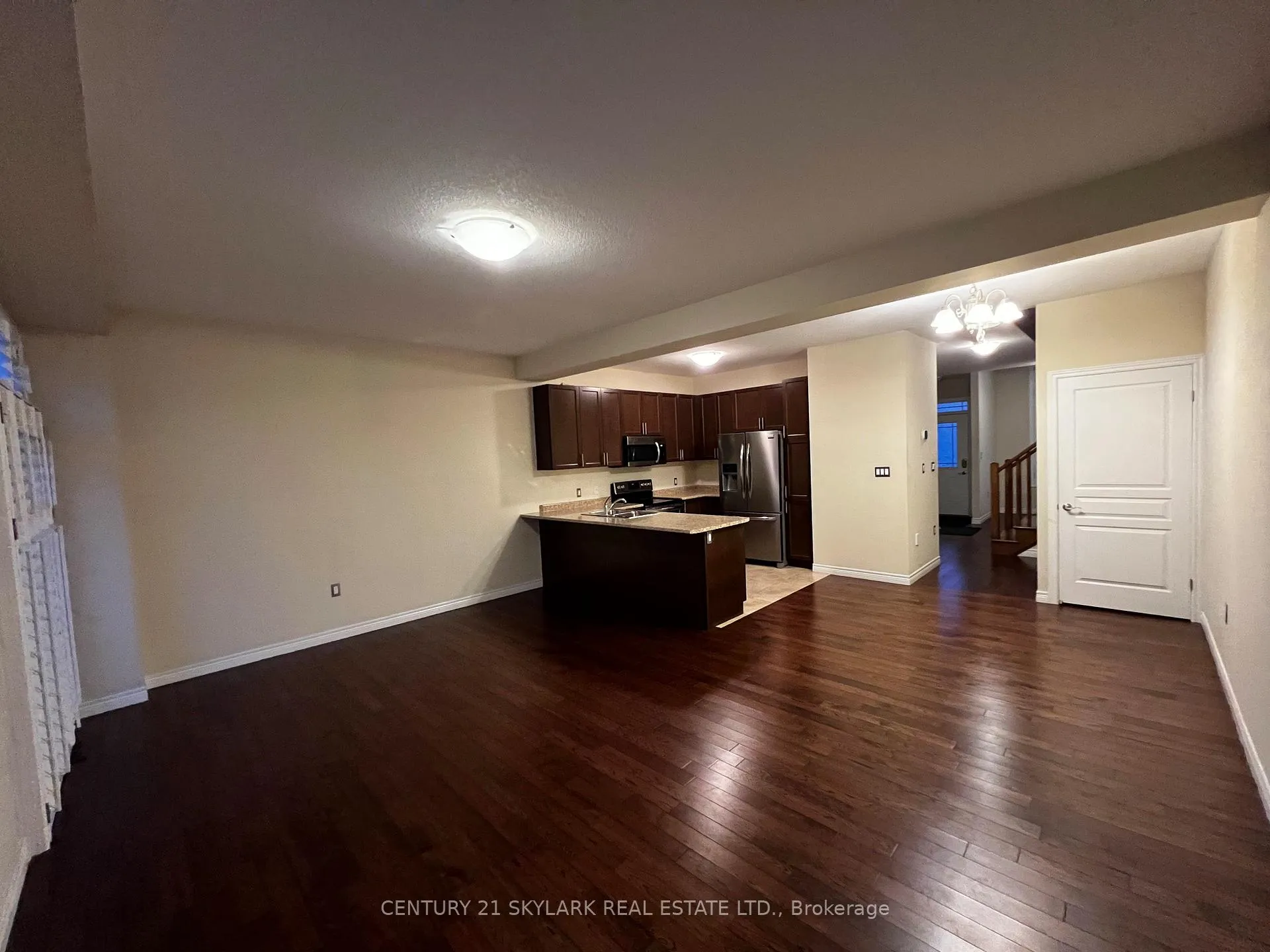 Photo 5 of 96 Charleswood Crescent, Hamilton, Rural Glanbrook — HOMEH