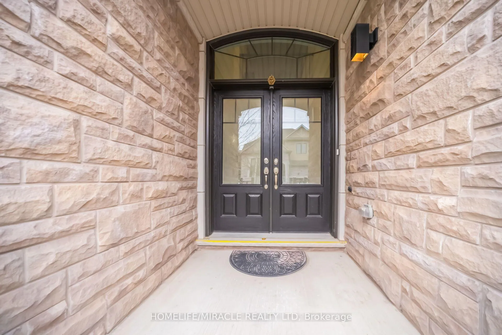 Photo 4 of Unit 11, 30 Emeny Lane, Guelph, Kortright East — HOMEH