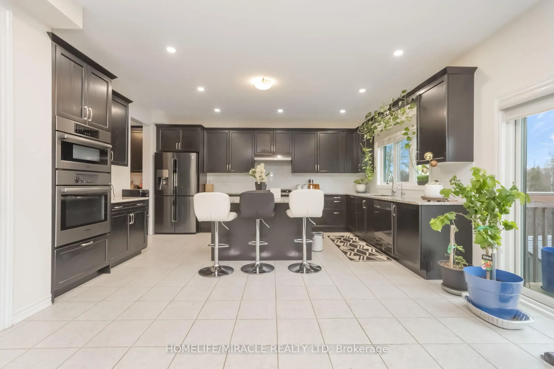 Photo 10 of Unit 11, 30 Emeny Lane, Guelph, Kortright East — HOMEH