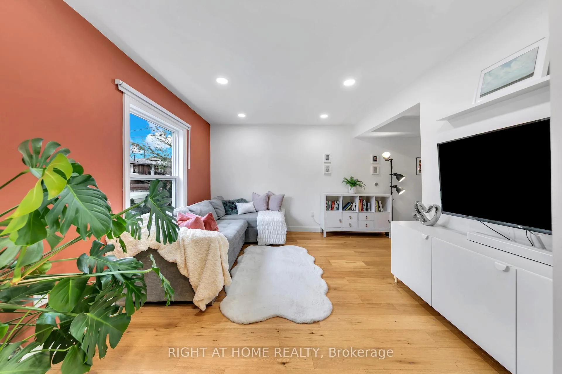 Photo 5 of 501 Ferguson Avenue N, Hamilton, North End — HOMEH