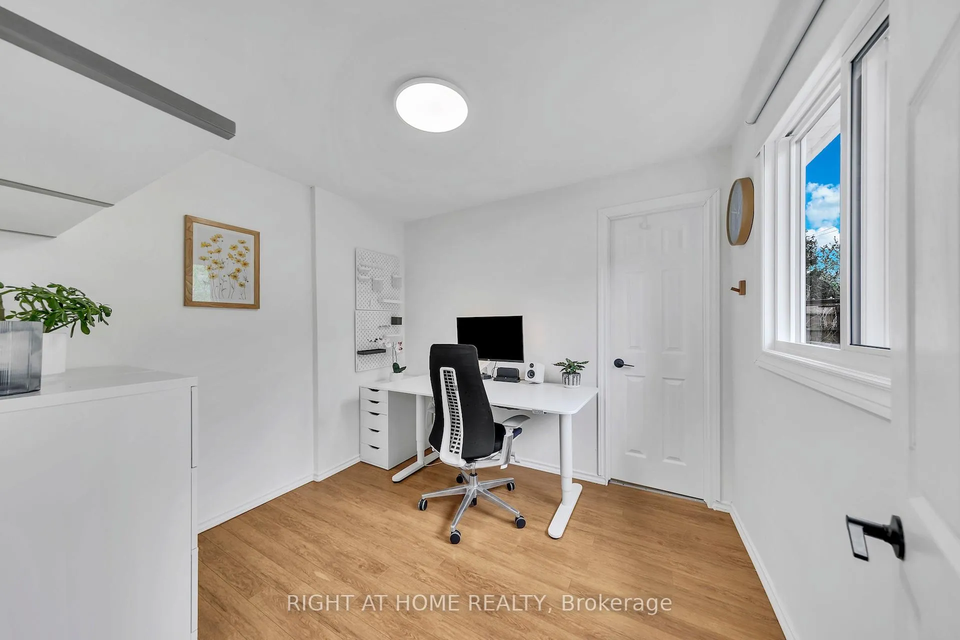 Photo 18 of 501 Ferguson Avenue N, Hamilton, North End — HOMEH