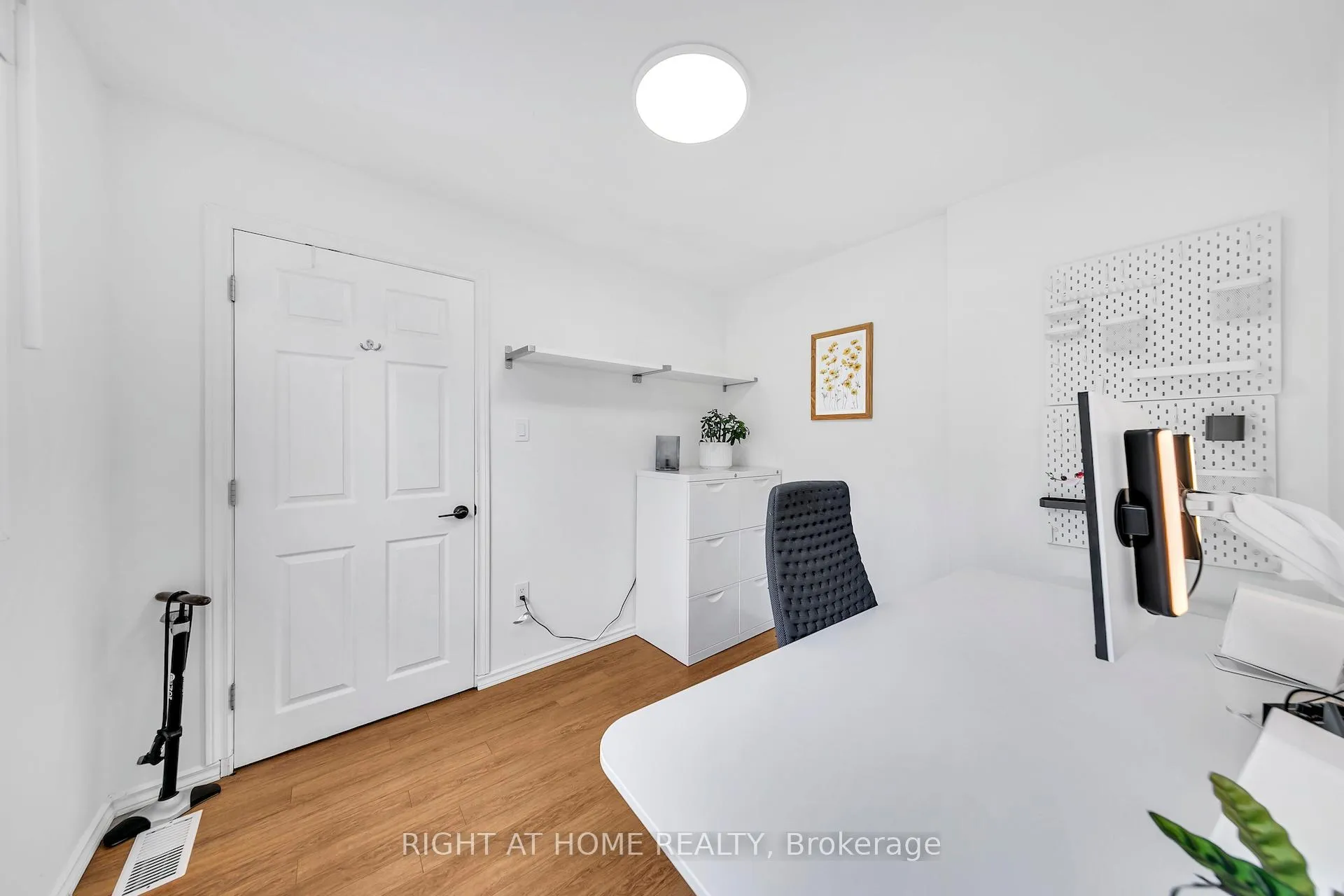 Photo 19 of 501 Ferguson Avenue N, Hamilton, North End — HOMEH