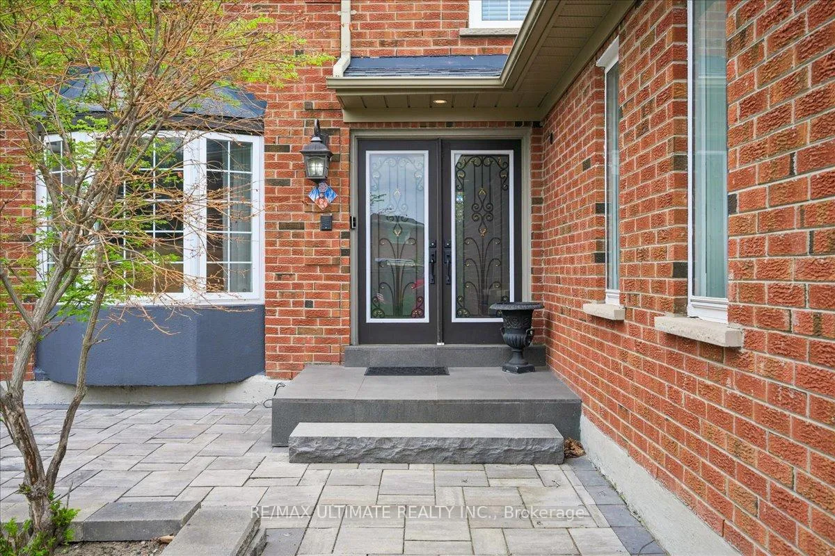 Photo 4 of 4 Bates Court, Brampton, Northwood Park — HOMEH