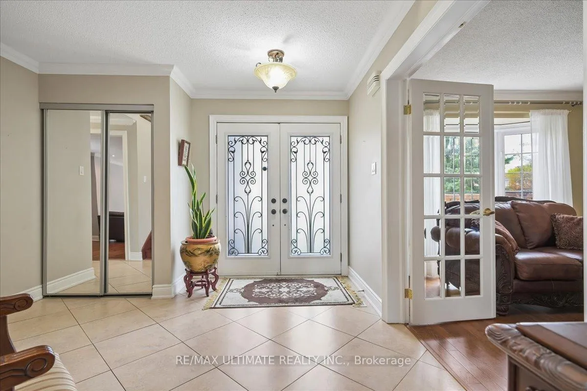 Photo 6 of 4 Bates Court, Brampton, Northwood Park — HOMEH