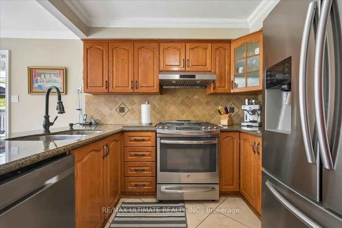 Photo 8 of 4 Bates Court, Brampton, Northwood Park — HOMEH