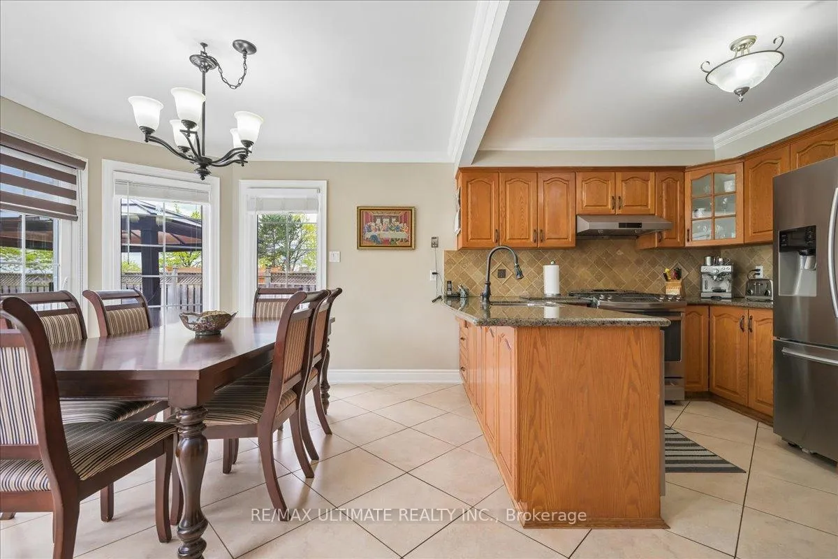 Photo 11 of 4 Bates Court, Brampton, Northwood Park — HOMEH