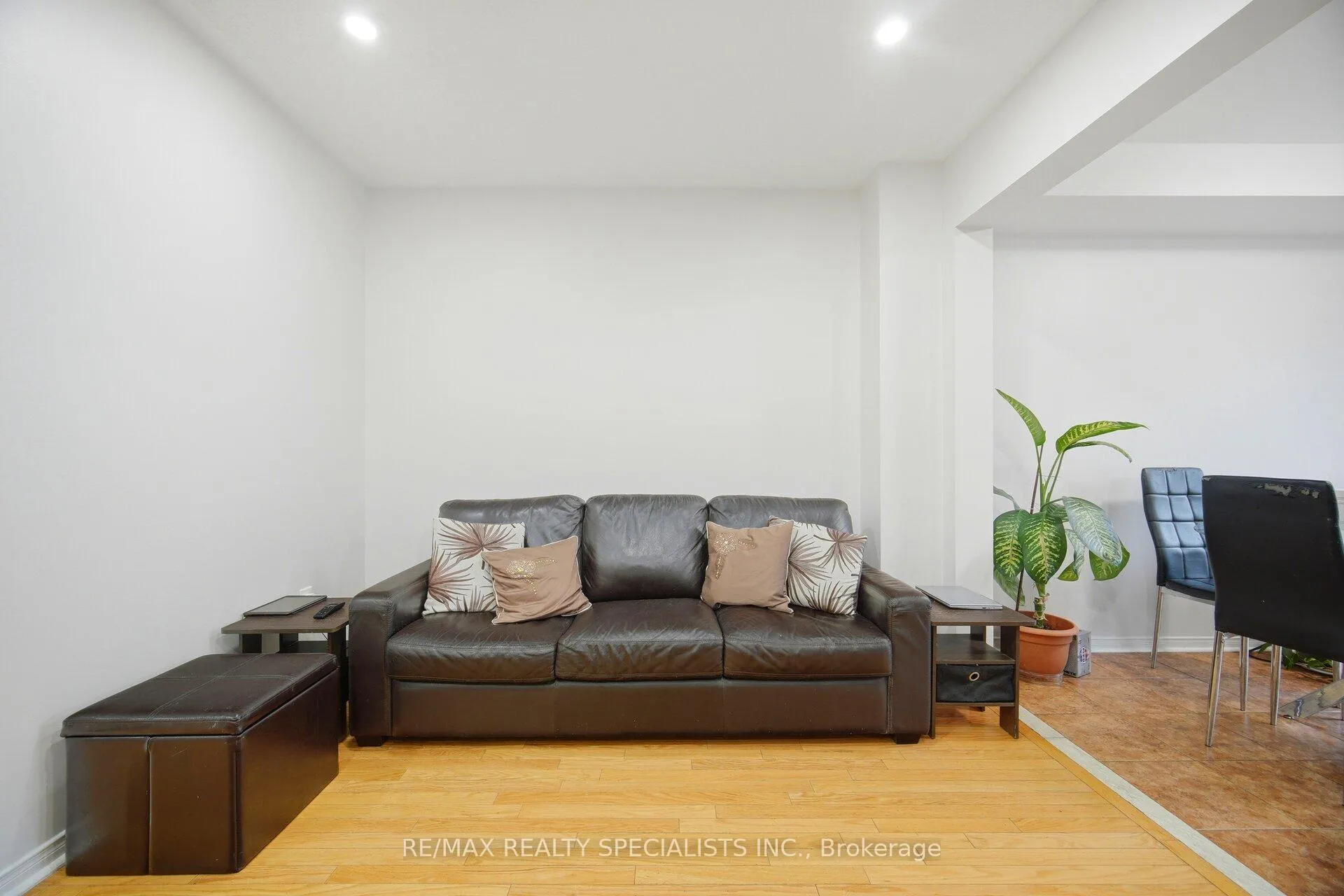 Photo 4 of 44 Galtee Road, Brampton, Credit Valley — HOMEH