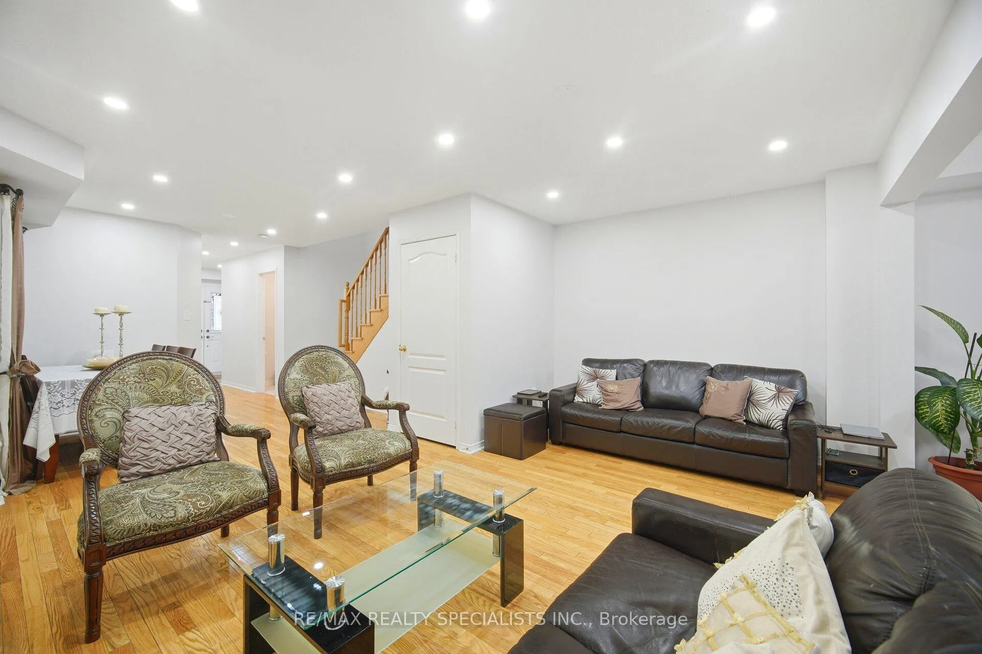 Photo 5 of 44 Galtee Road, Brampton, Credit Valley — HOMEH