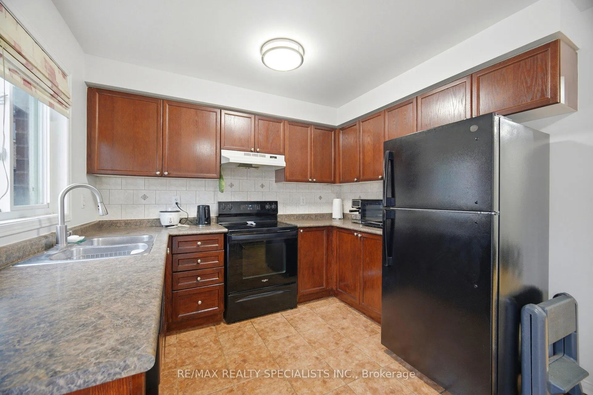 Photo 6 of 44 Galtee Road, Brampton, Credit Valley — HOMEH
