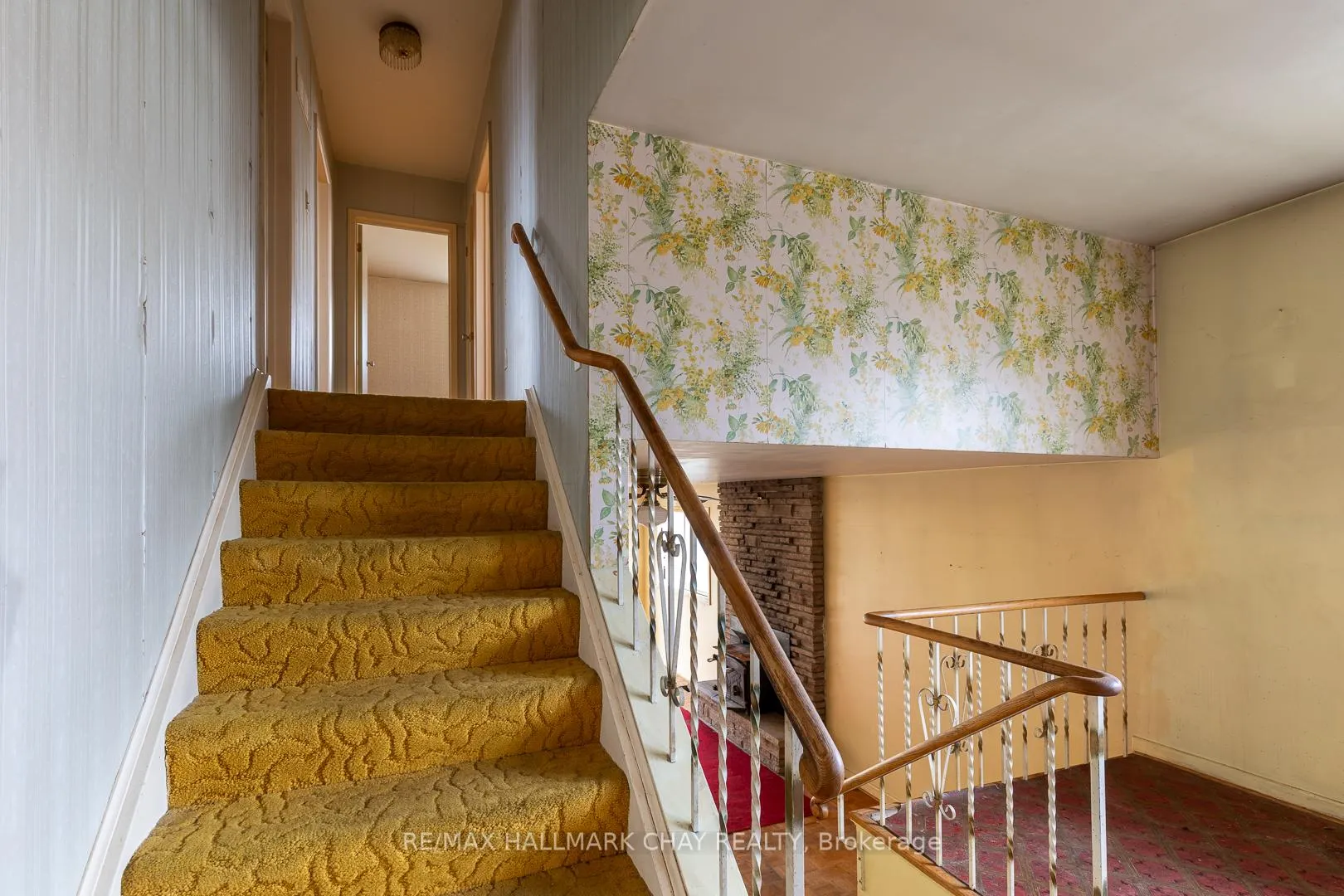Photo 9 of 44 Marshall Street, Barrie, Allandale Heights — HOMEH