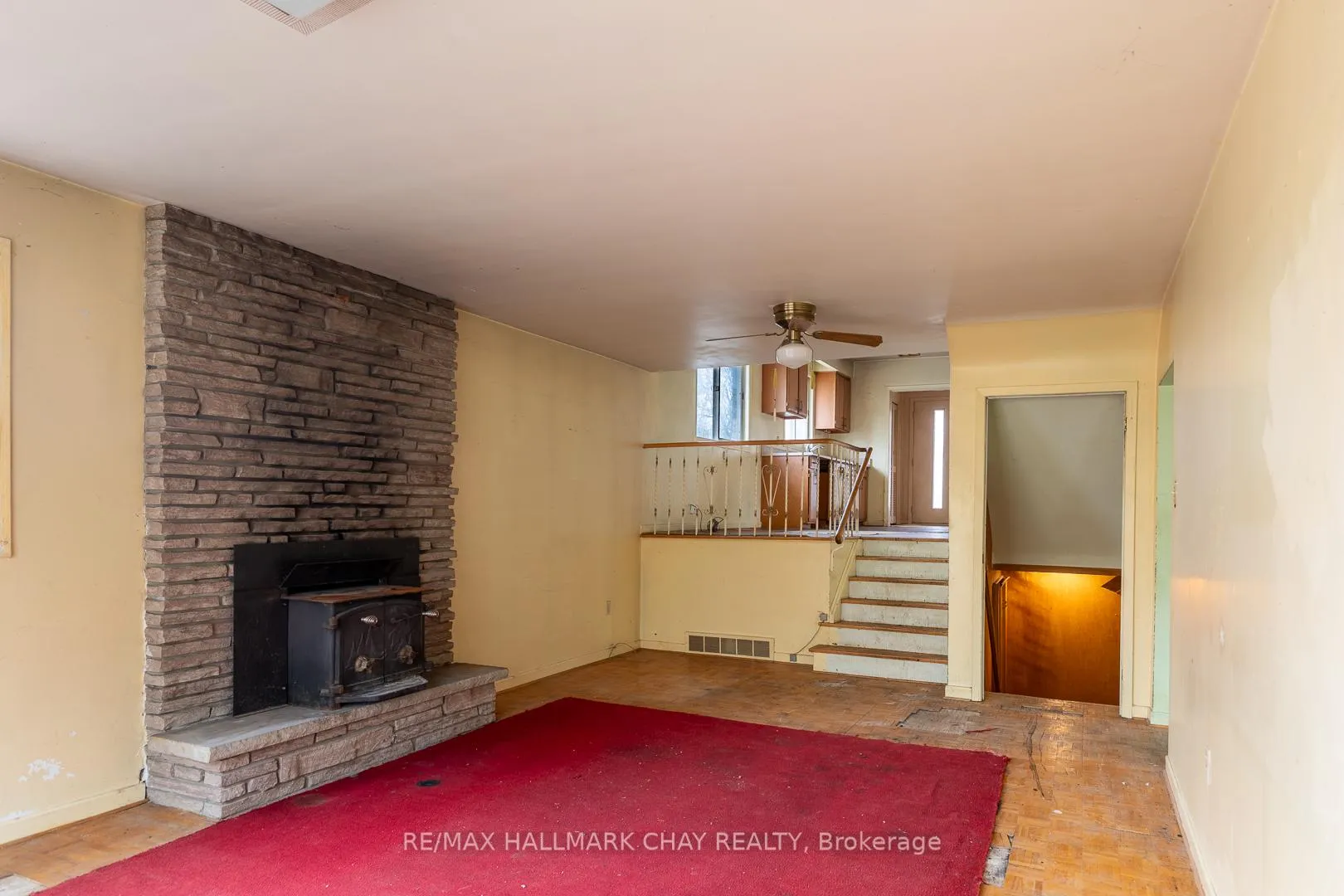 Photo 10 of 44 Marshall Street, Barrie, Allandale Heights — HOMEH