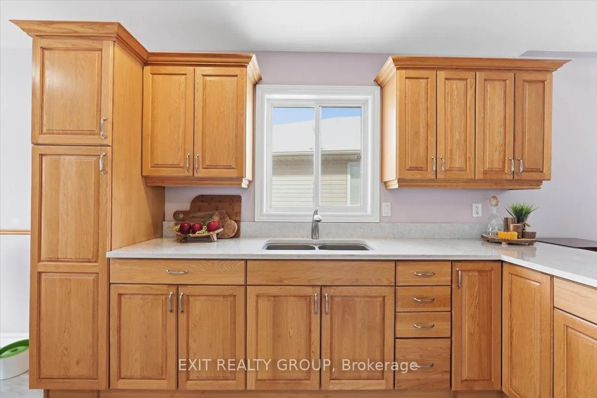 Photo 5 of 14 Stonegate Crescent, Quinte West, Frankford Ward — HOMEH