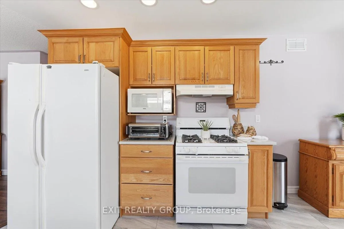 Photo 6 of 14 Stonegate Crescent, Quinte West, Frankford Ward — HOMEH