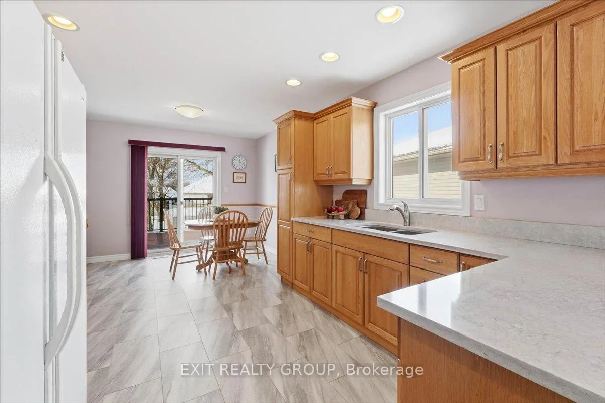Photo 7 of 14 Stonegate Crescent, Quinte West, Frankford Ward — HOMEH