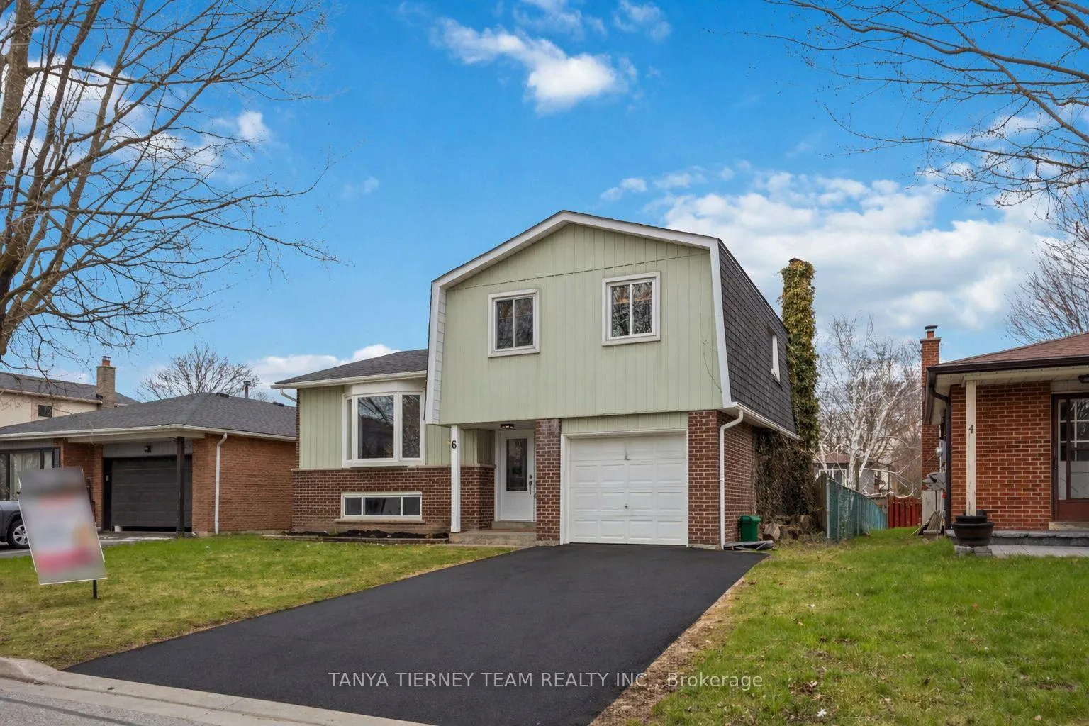 Photo 3 of 6 Gershwin Court, Whitby, Lynde Creek — HOMEH