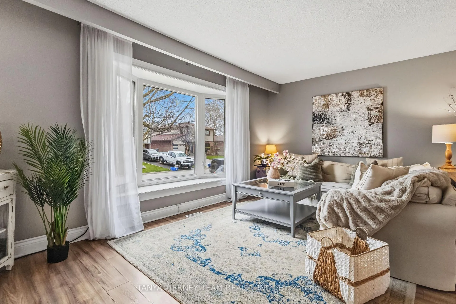 Photo 5 of 6 Gershwin Court, Whitby, Lynde Creek — HOMEH