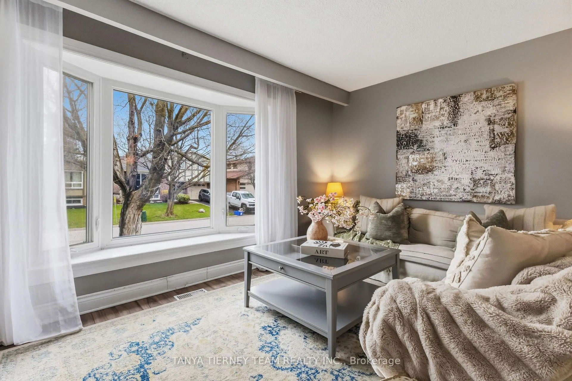 Photo 9 of 6 Gershwin Court, Whitby, Lynde Creek — HOMEH