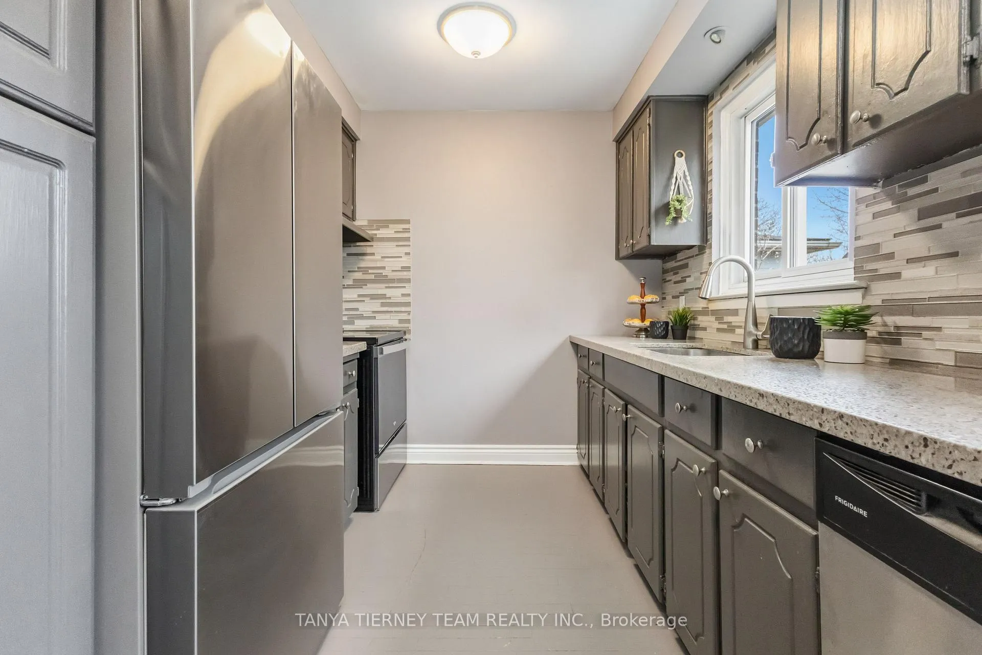 Photo 17 of 6 Gershwin Court, Whitby, Lynde Creek — HOMEH