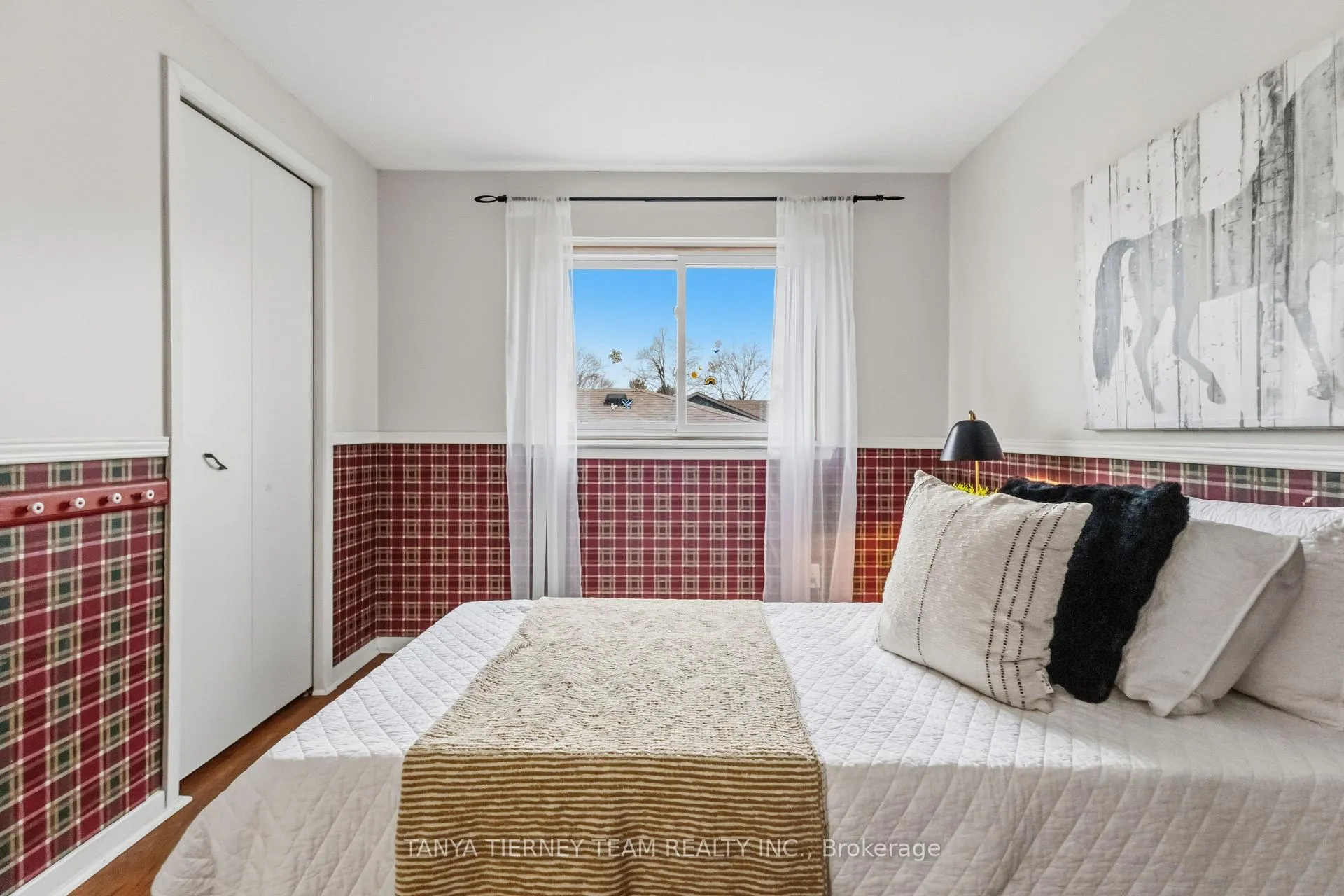 Photo 34 of 6 Gershwin Court, Whitby, Lynde Creek — HOMEH