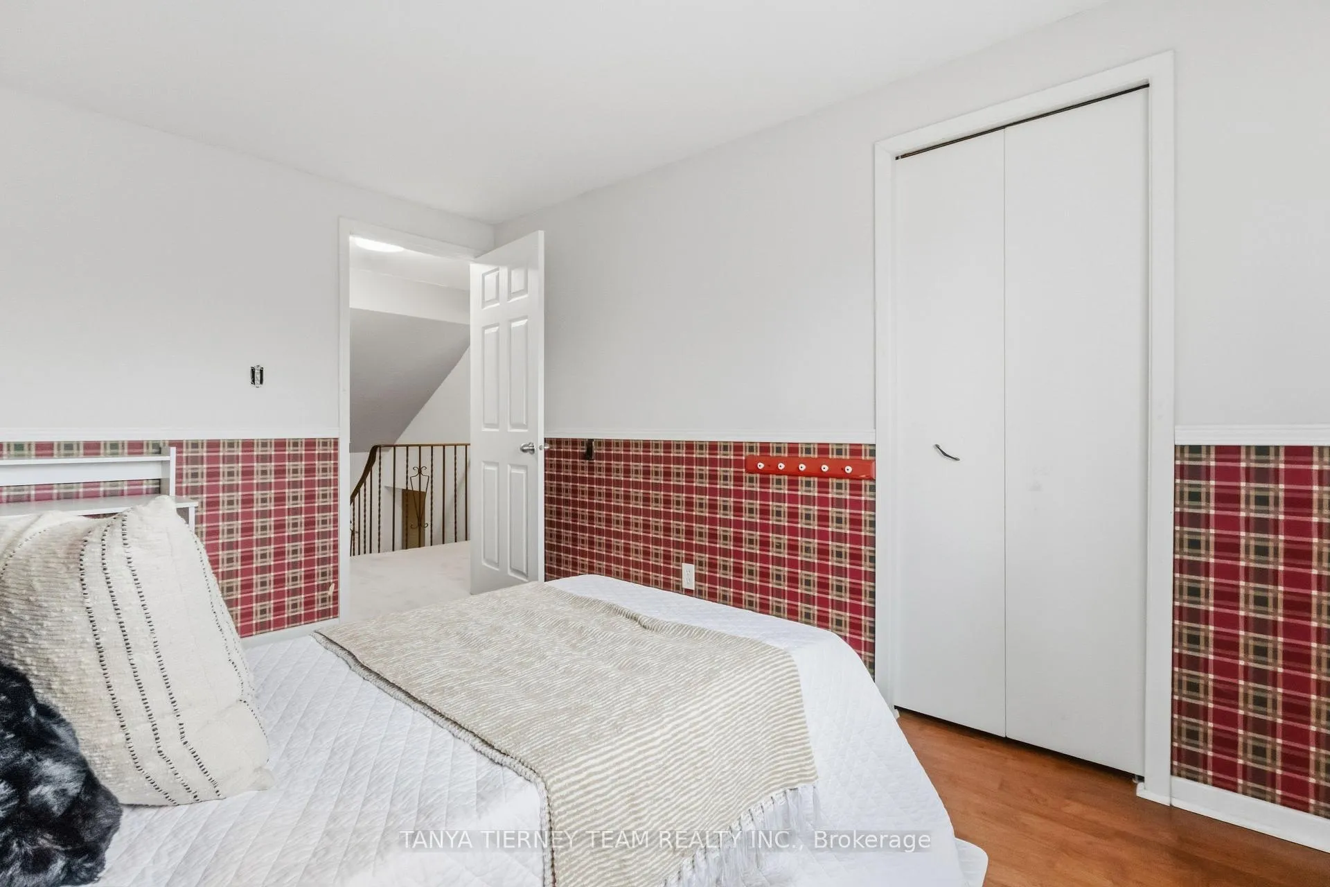 Photo 35 of 6 Gershwin Court, Whitby, Lynde Creek — HOMEH