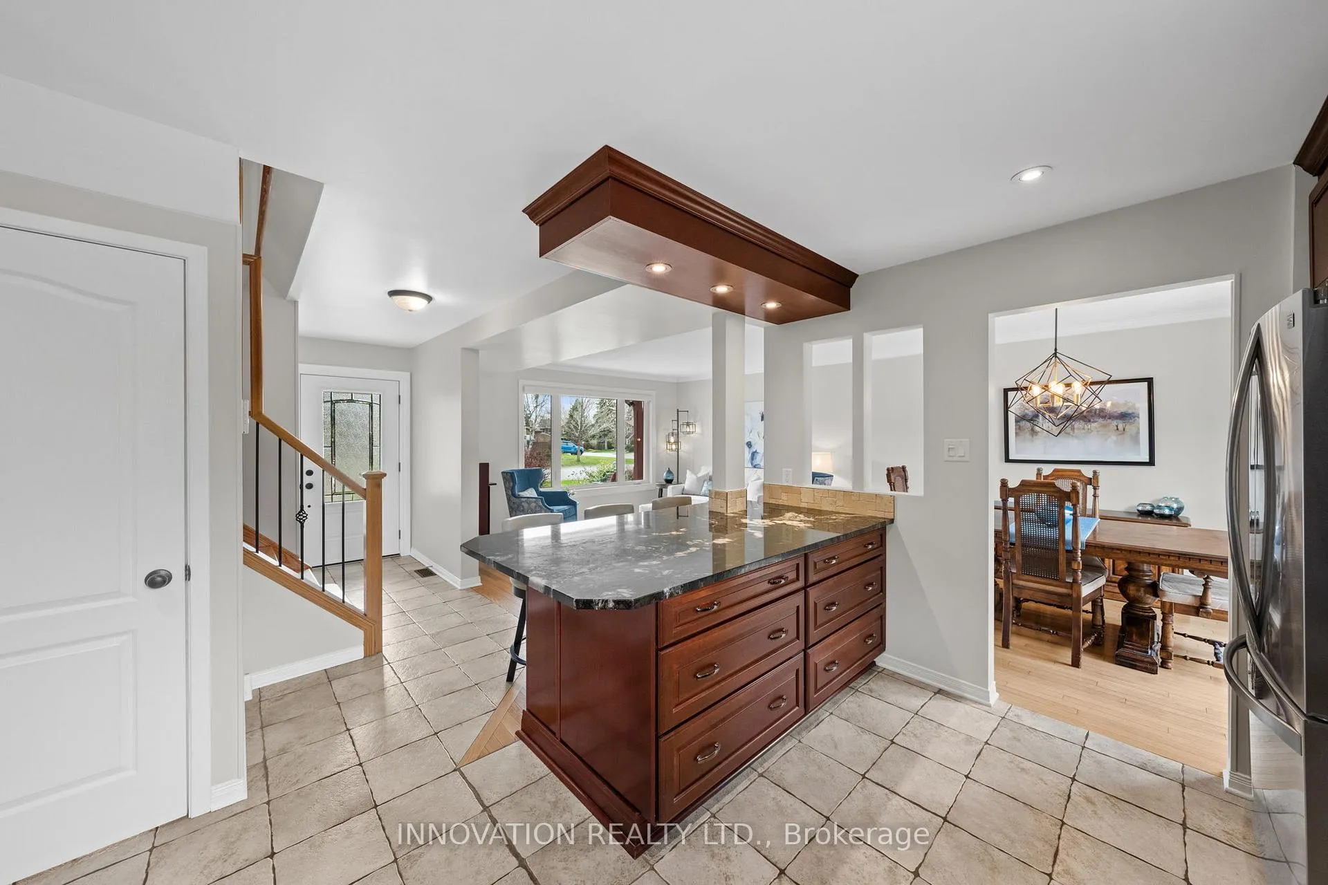 Photo 11 of 53 Equestrian Drive, Ottawa, Kanata - Bridlewood — HOMEH
