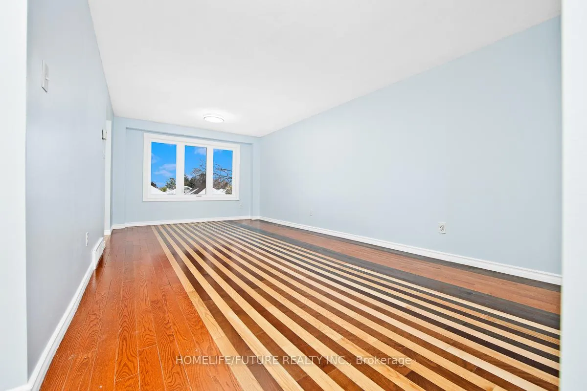 Photo 3 of 336 Sable Court, Waterloo, University Downs — HOMEH