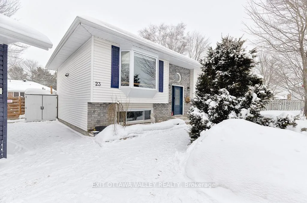 Photo 3 of 23 Lisa Crescent W, Petawawa — HOMEH