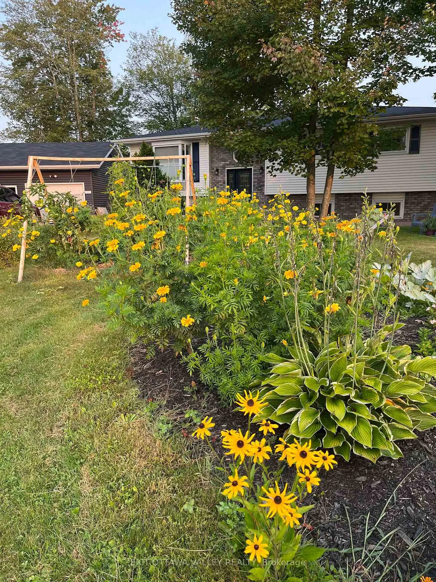 Photo 41 of 23 Lisa Crescent W, Petawawa — HOMEH