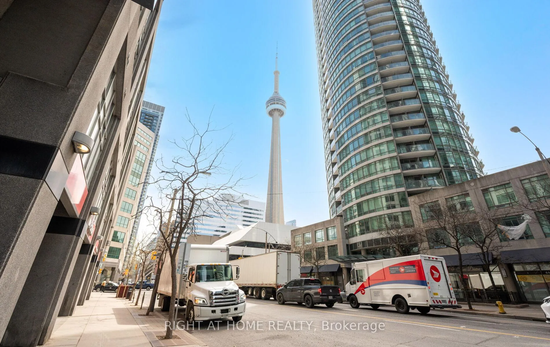 Photo 2 of Unit 803, 373 Front Street W, Toronto, Waterfront Communities — HOMEH