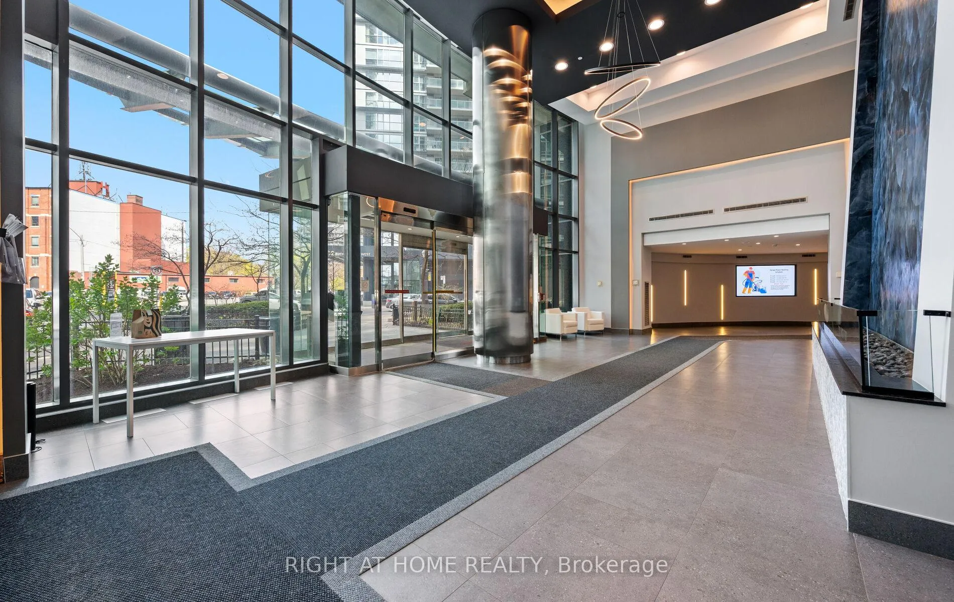 Photo 8 of Unit 803, 373 Front Street W, Toronto, Waterfront Communities — HOMEH