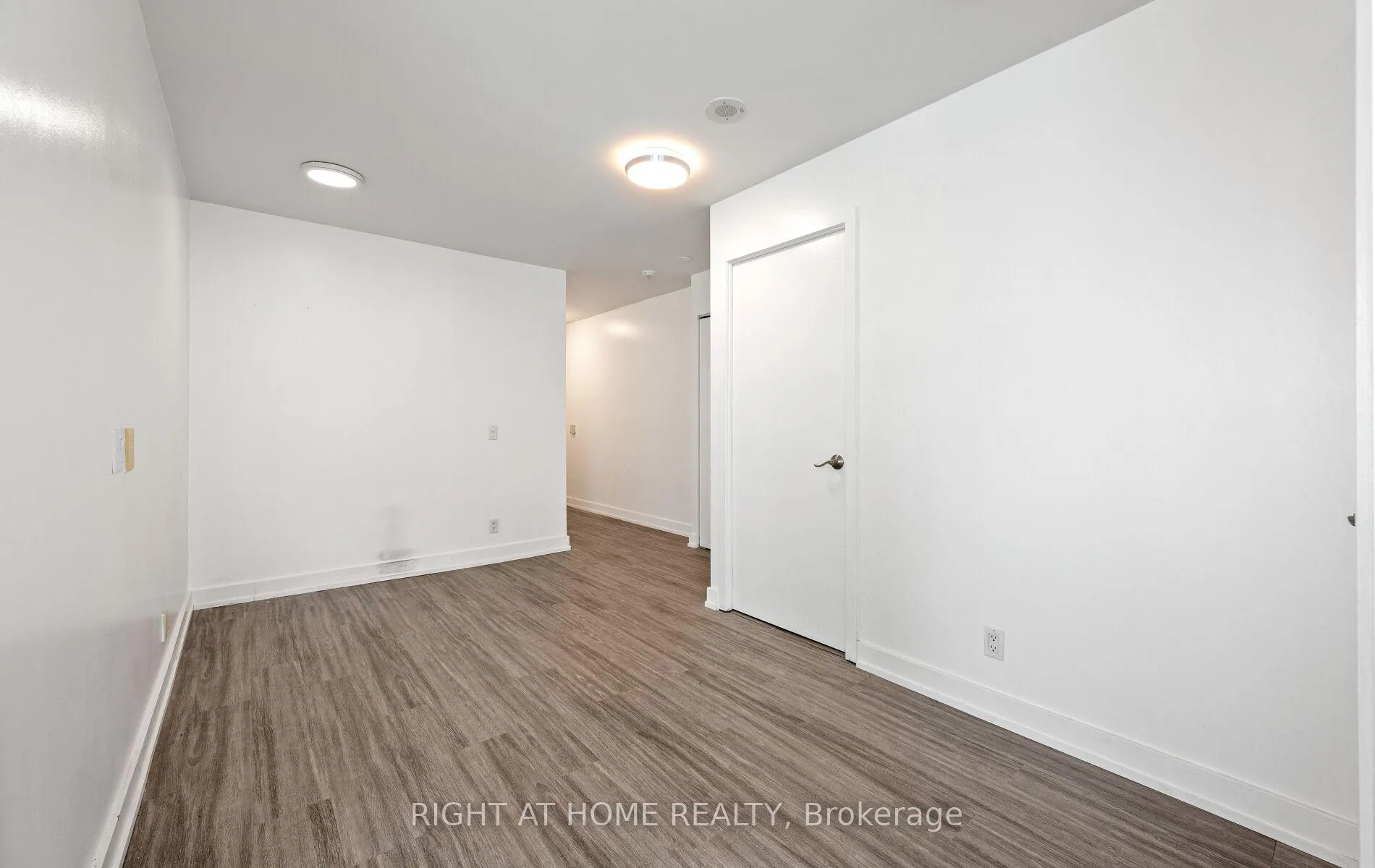 Photo 12 of Unit 803, 373 Front Street W, Toronto, Waterfront Communities — HOMEH