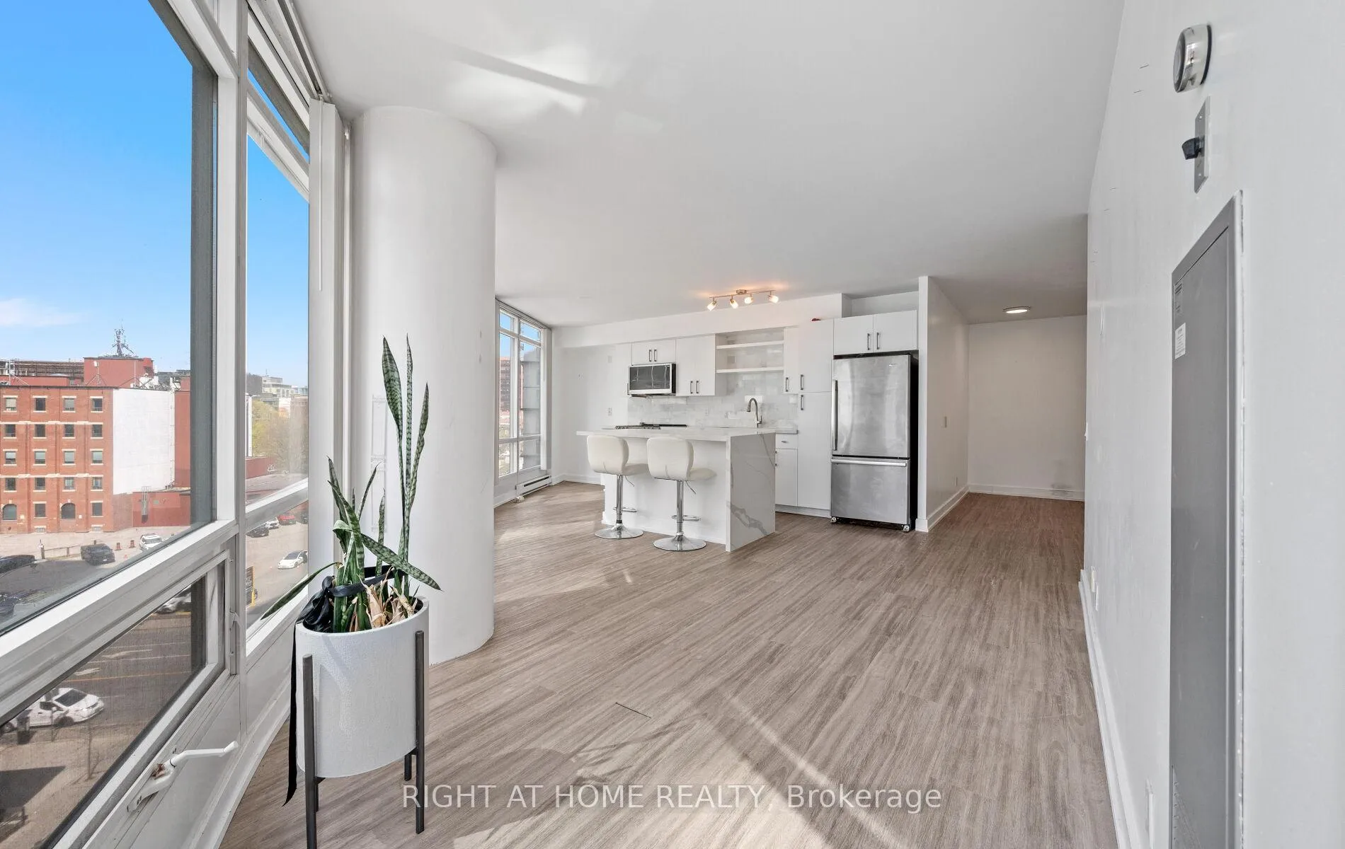 Photo 15 of Unit 803, 373 Front Street W, Toronto, Waterfront Communities — HOMEH