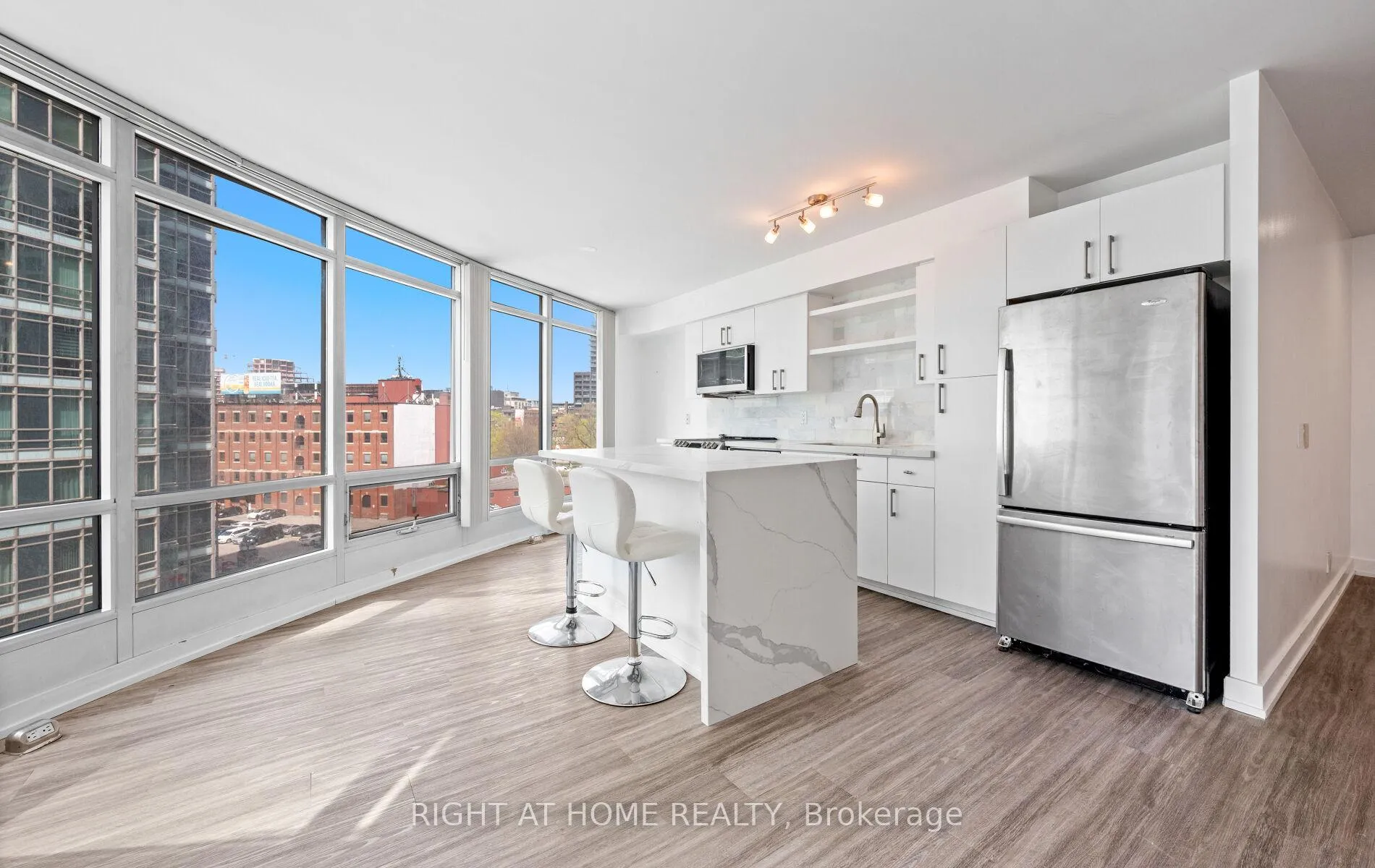 Photo 18 of Unit 803, 373 Front Street W, Toronto, Waterfront Communities — HOMEH