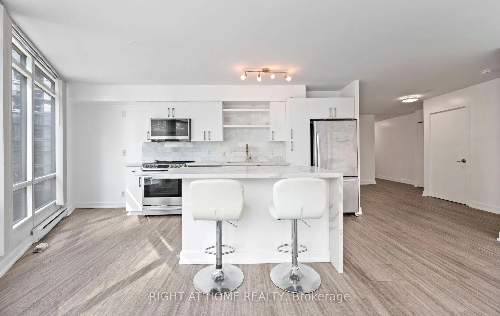 Photo 20 of Unit 803, 373 Front Street W, Toronto, Waterfront Communities — HOMEH