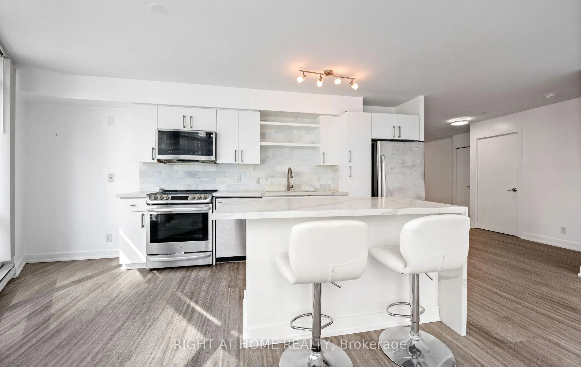 Photo 21 of Unit 803, 373 Front Street W, Toronto, Waterfront Communities — HOMEH