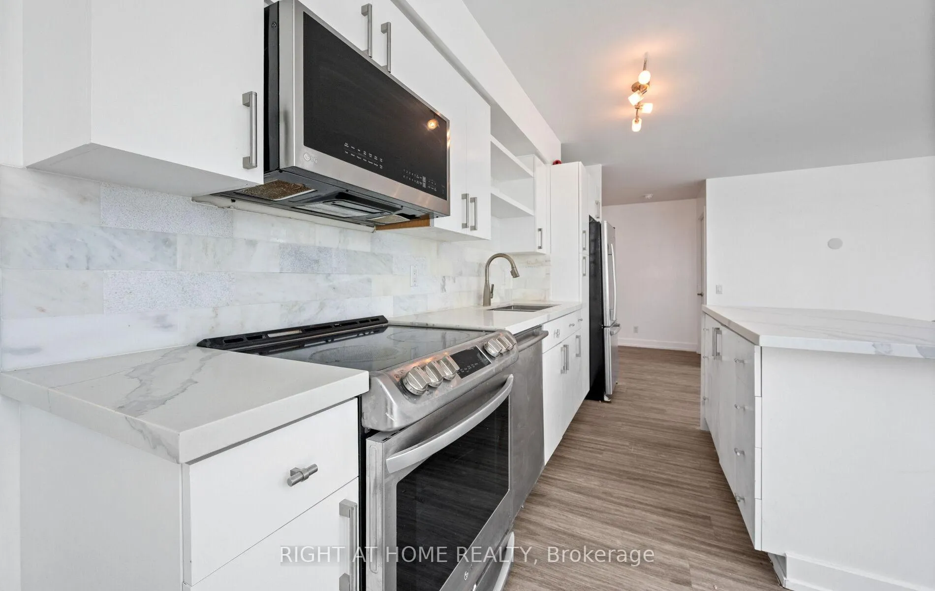 Photo 22 of Unit 803, 373 Front Street W, Toronto, Waterfront Communities — HOMEH